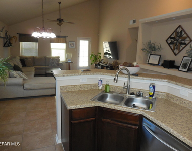 12572 Paseo Lindo Drive - Photo Thumbnail 10