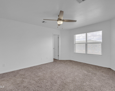 13095 Emerald Hills Avenue - Photo Thumbnail 9