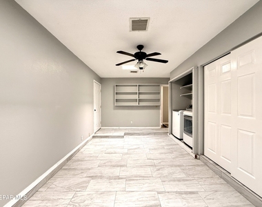 10405 Ashwood Drive - Photo Thumbnail 9