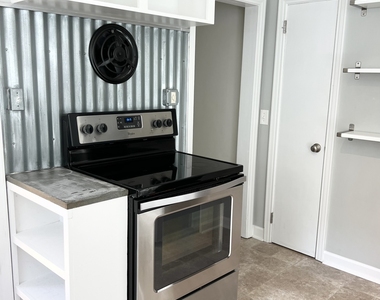 1360 Main Street - Photo Thumbnail 6