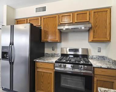 6900 Imperial Ridge Drive - Photo Thumbnail 9