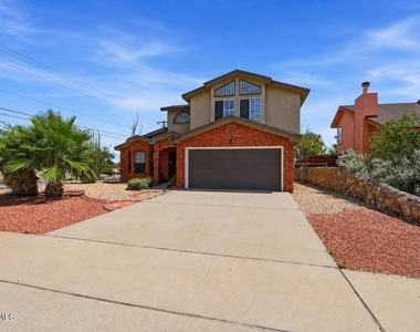 6900 Imperial Ridge Drive - Photo Thumbnail 2