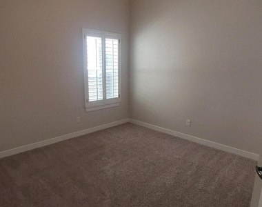 12349 Desert Wolf Avenue - Photo Thumbnail 29