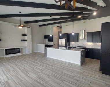 12349 Desert Wolf Avenue - Photo Thumbnail 13