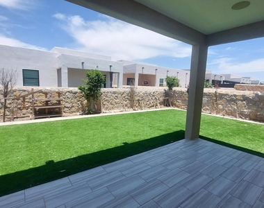 12349 Desert Wolf Avenue - Photo Thumbnail 38