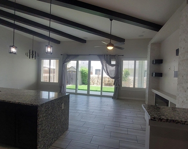 12349 Desert Wolf Avenue - Photo Thumbnail 32