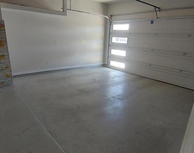 12349 Desert Wolf Avenue - Photo Thumbnail 34