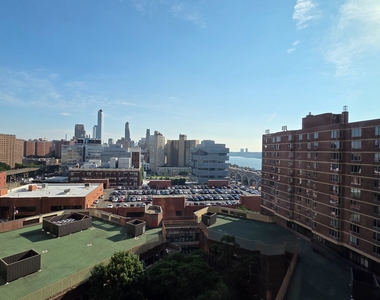 3333 Broadway - Photo Thumbnail 5