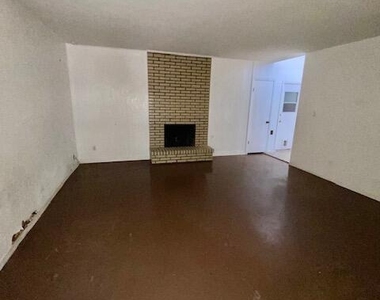 1587 Catham Circle - Photo Thumbnail 6