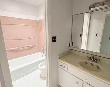 1587 Catham Circle - Photo Thumbnail 15