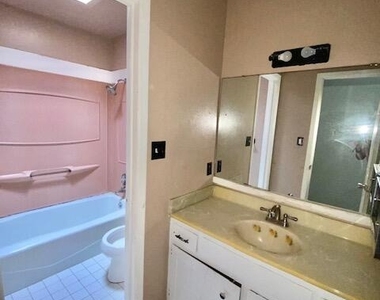1587 Catham Circle - Photo Thumbnail 8