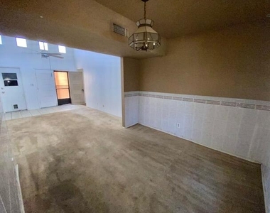 1587 Catham Circle - Photo Thumbnail 2