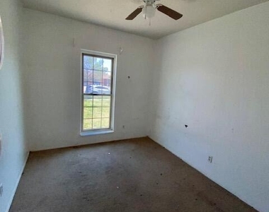 1587 Catham Circle - Photo Thumbnail 9