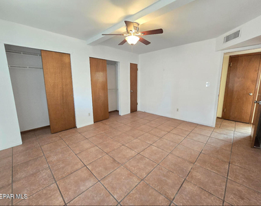 11725 Fred Perry Drive - Photo Thumbnail 9