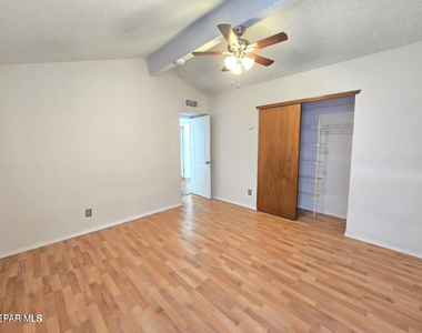 11725 Fred Perry Drive - Photo Thumbnail 15