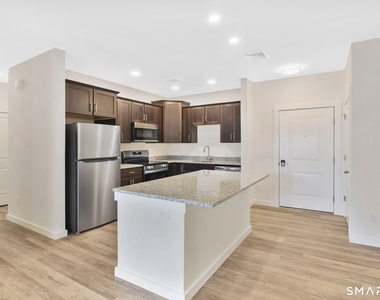 280 Salmon Brook Street - Photo Thumbnail 8