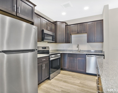 280 Salmon Brook Street - Photo Thumbnail 9