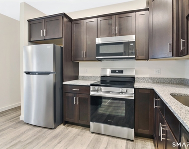 280 Salmon Brook Street - Photo Thumbnail 11