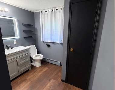 220 Emmett Avenue - Photo Thumbnail 18