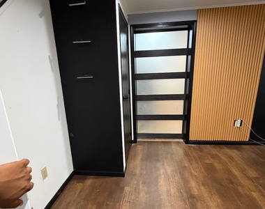 220 Emmett Avenue - Photo Thumbnail 3