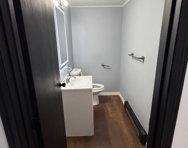 220 Emmett Avenue - Photo Thumbnail 8
