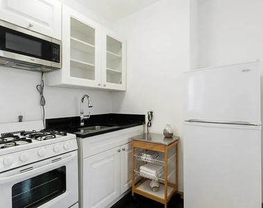 18 King Street - Photo Thumbnail 1