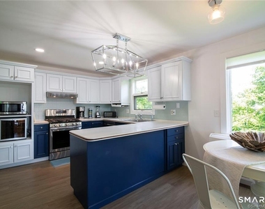 71 Noyes Avenue - Photo Thumbnail 10