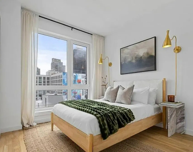 558 Sackett Street - Photo Thumbnail 3