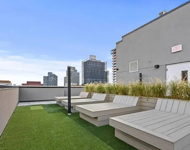 558 Sackett Street - Photo Thumbnail 8