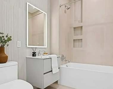 558 Sackett Street - Photo Thumbnail 5