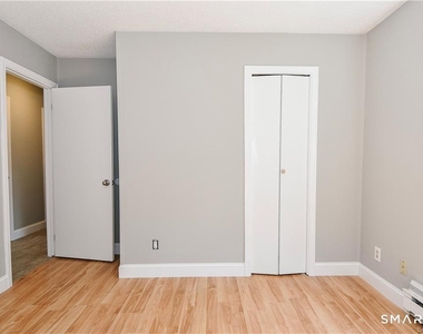 8 Circle Drive - Photo Thumbnail 11