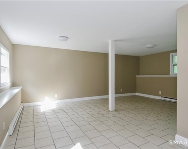 8 Circle Drive - Photo Thumbnail 17