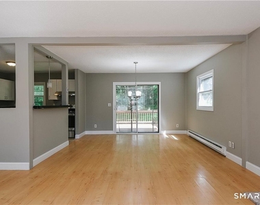8 Circle Drive - Photo Thumbnail 1
