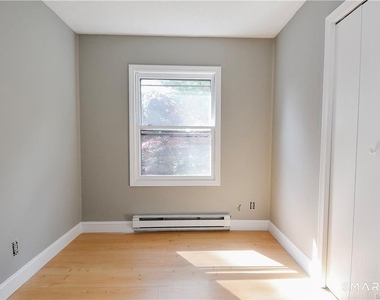 8 Circle Drive - Photo Thumbnail 7