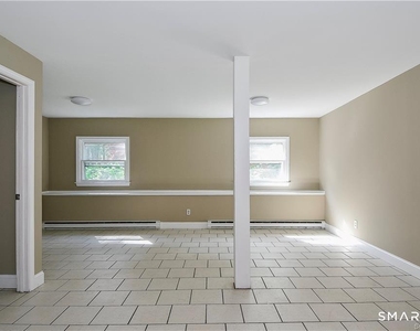 8 Circle Drive - Photo Thumbnail 18