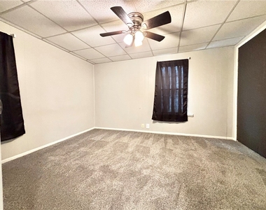 307 Mulberry Ln - Photo Thumbnail 2