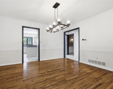 2501 Birchwood Ct - Photo Thumbnail 12