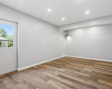 2501 Birchwood Ct - Photo Thumbnail 22