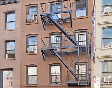 876 Lexington Avenue - Photo Thumbnail 5
