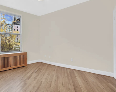 876 Lexington Avenue - Photo Thumbnail 3