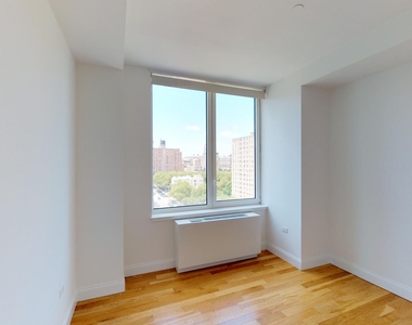 808 Columbus Ave - Photo Thumbnail 4