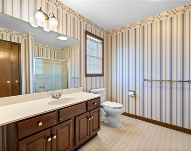 2002 Tamarack Drive - Photo Thumbnail 27