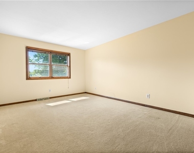2002 Tamarack Drive - Photo Thumbnail 30