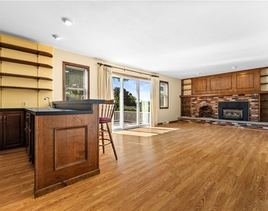 2002 Tamarack Drive - Photo Thumbnail 12
