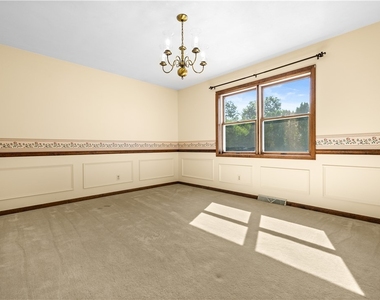 2002 Tamarack Drive - Photo Thumbnail 7
