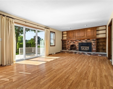 2002 Tamarack Drive - Photo Thumbnail 11