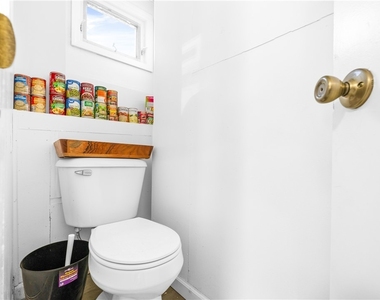 1409 Erie St - Photo Thumbnail 10