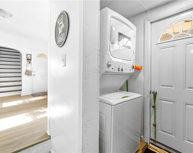 1409 Erie St - Photo Thumbnail 9