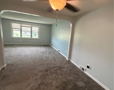 808 Cleveland Drive - Photo Thumbnail 9