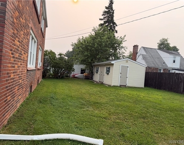 808 Cleveland Drive - Photo Thumbnail 2
